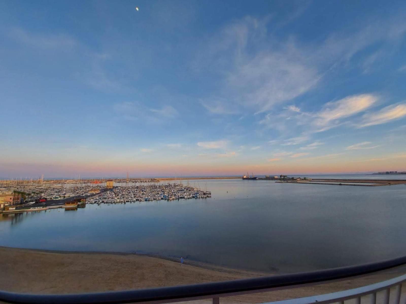 Marina Breeze Apartment Torrevieja Luaran gambar